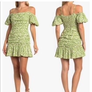 ASTR The Label Green Floral Puff Sleeve Ruched Mini Dress